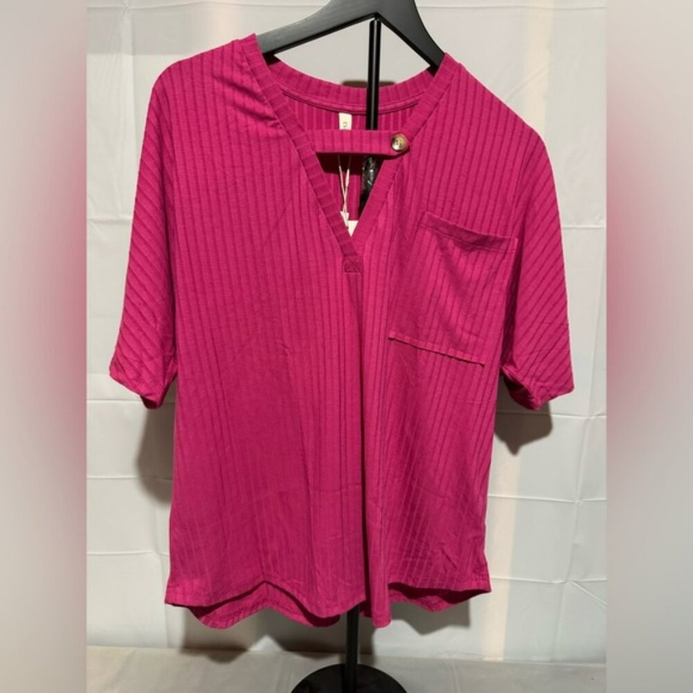 Evaless Women's Pink V-Neck Top/Shirt Size Large Poly/elastune blend  NWT